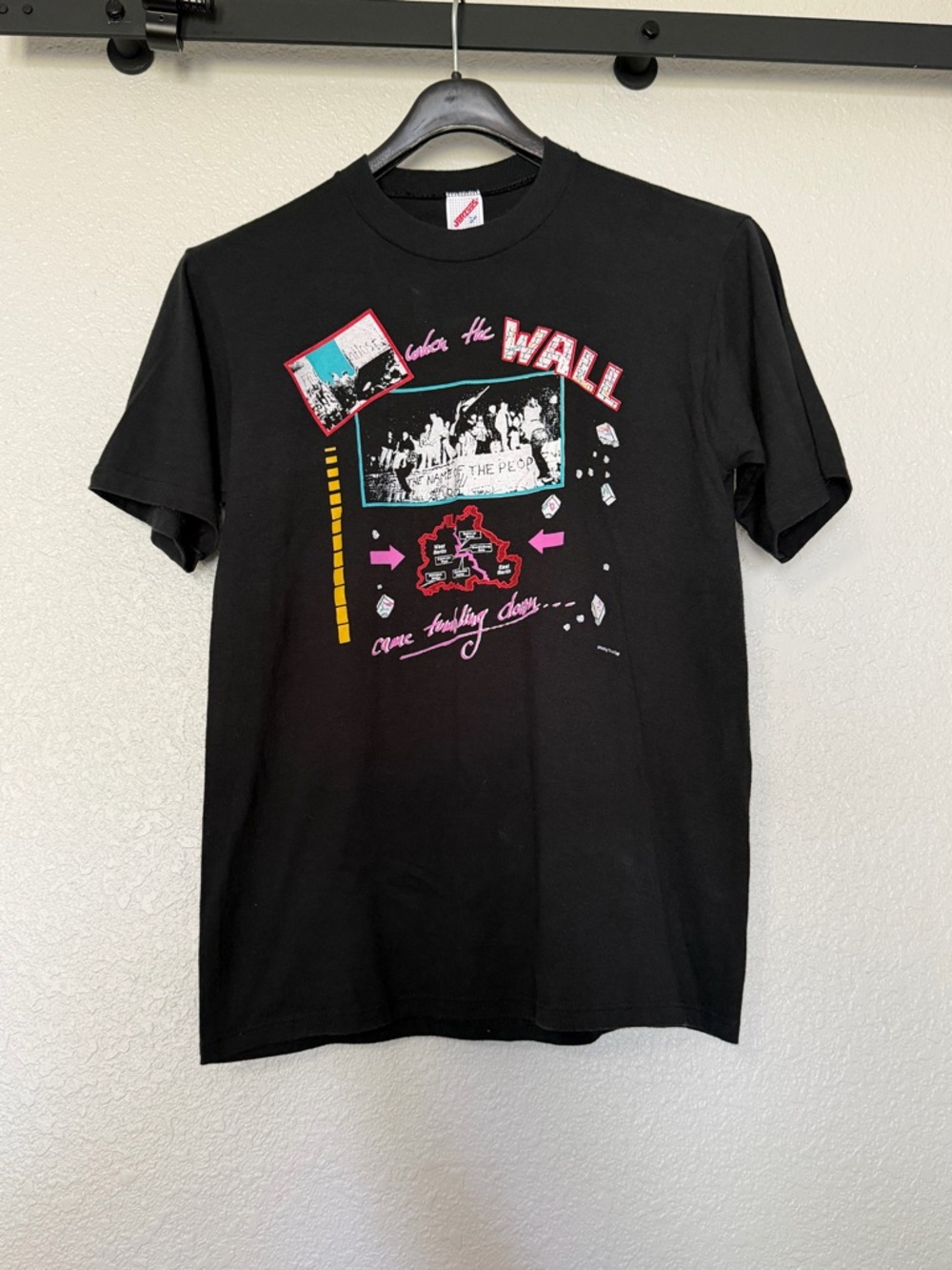 Vintage 90s Berlin Black Jerzees T-Shirt When the Wall Came Tumbling Down